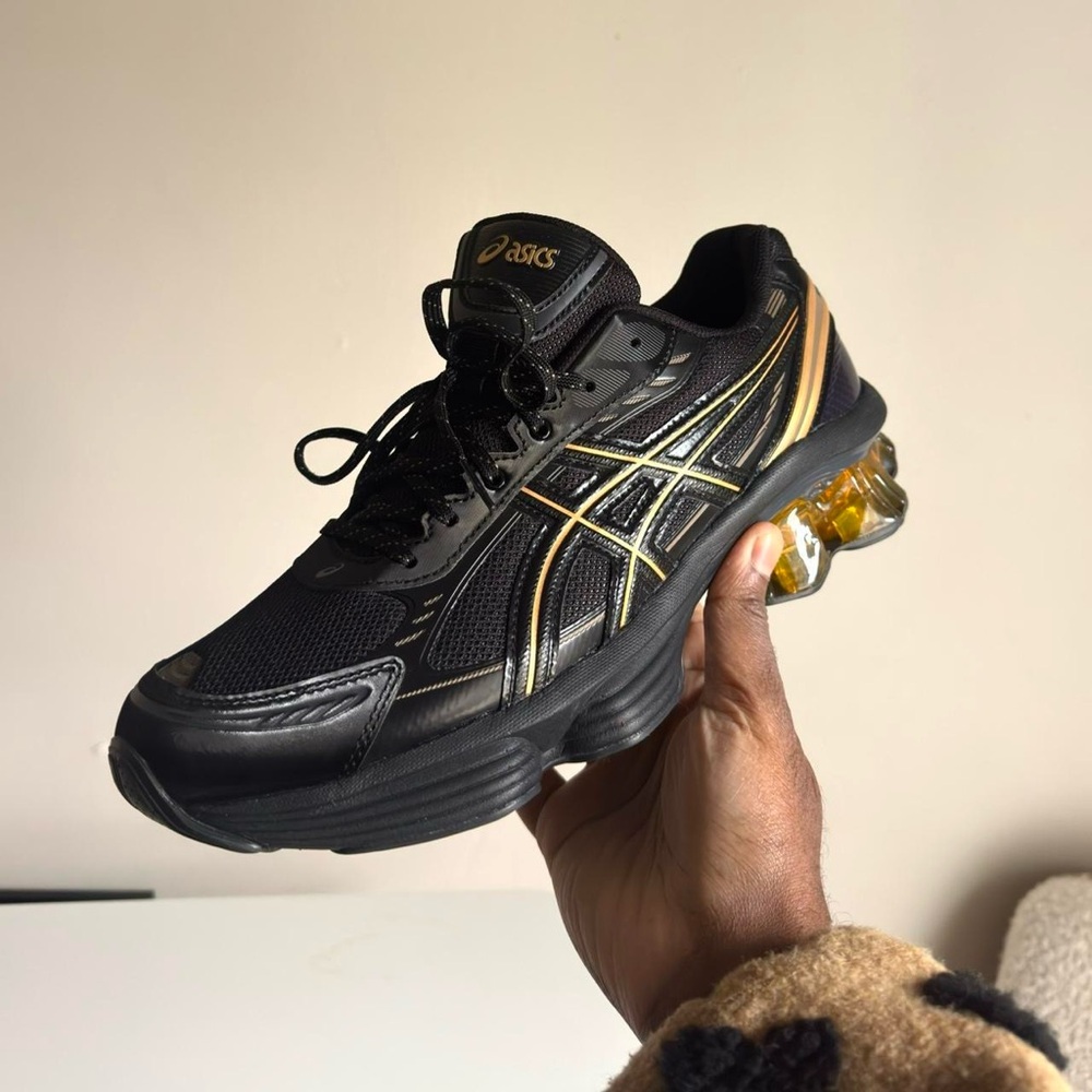 ASICS Men's Black and Gold Athletic Shoes